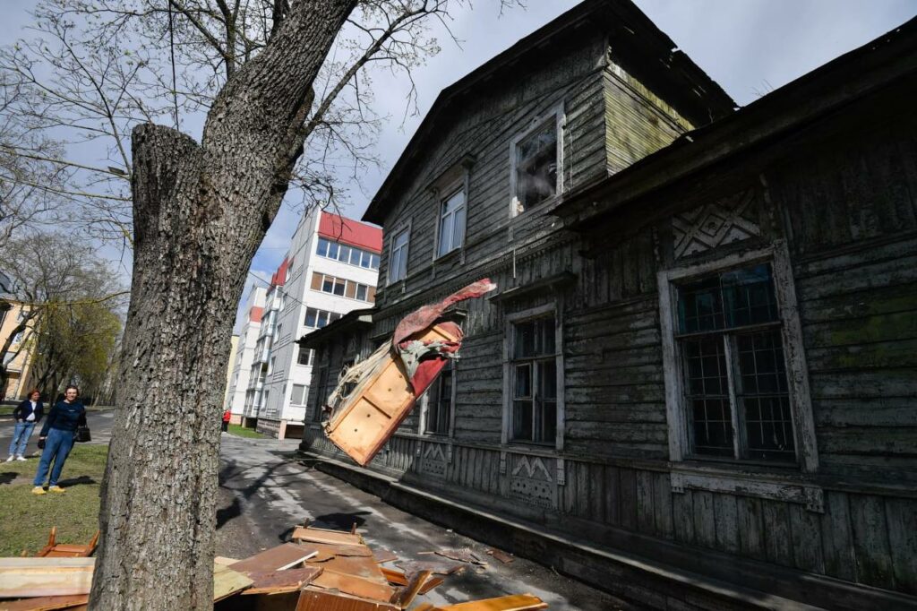 Заместитель председателя Ленинградского областного отделения ВООП совместного с губернатором Александром Дрозденко приняла участие в субботнике