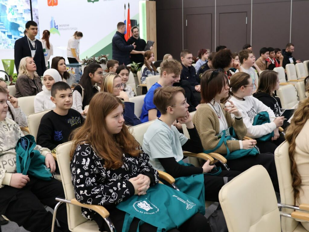 Представитель ВООП стала спикером на Региональном слете детских и молодежных экологических движений Санкт-Петербурга