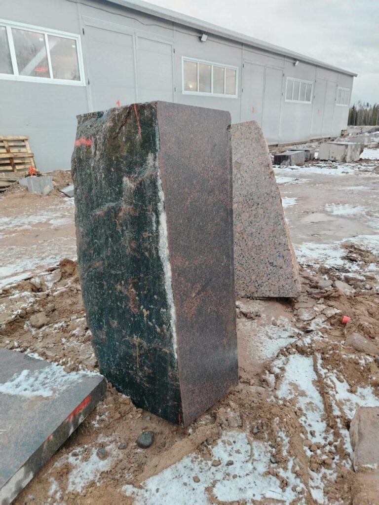 Геопарк «Саблинские водопады»: как выглядит коллекция гранитов?